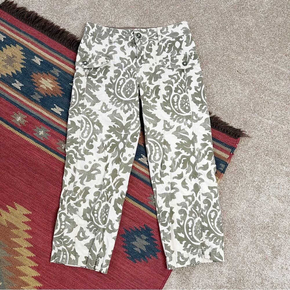 Tommy Hilfiger Vintage Y2K Green and White Printed Cargo Capris Size 6